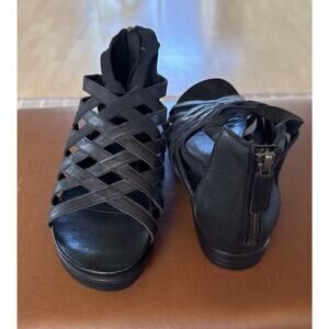 Eileen Fisher Fara Black Tumbled Nubuck Leather Strappy Block Heels Size 8